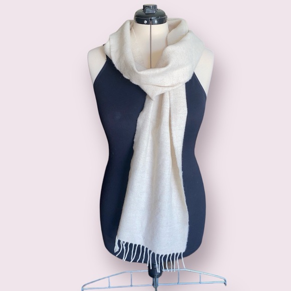 Mcnutt Lambswool Scarf in Beige NWT - Picture 1 of 5